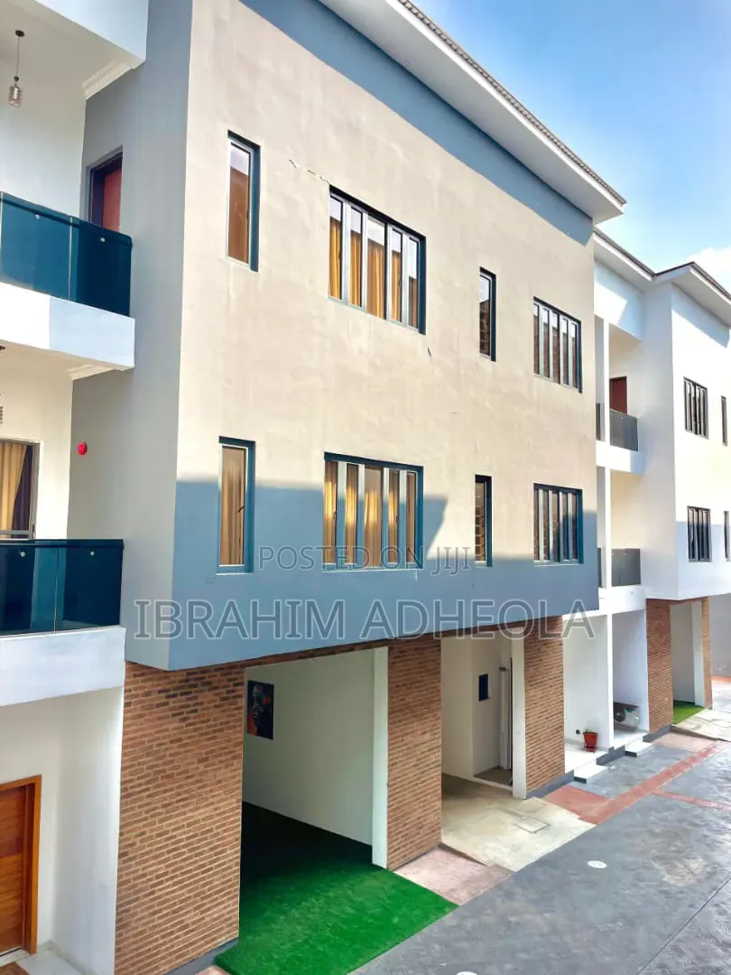 Furnished 4bdrm Apartment in Ikeja Gra for rent in Ikeja GRA