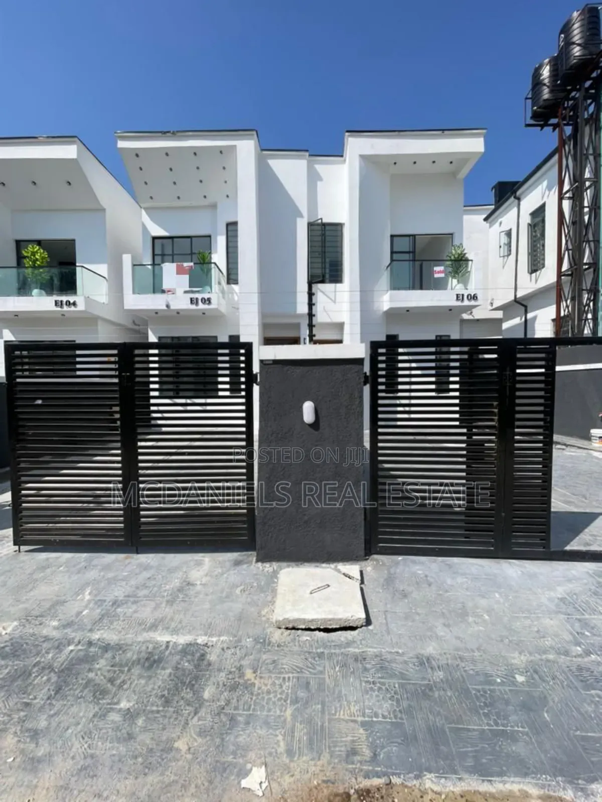 5bdrm Duplex in Ikota for sale in Ikota