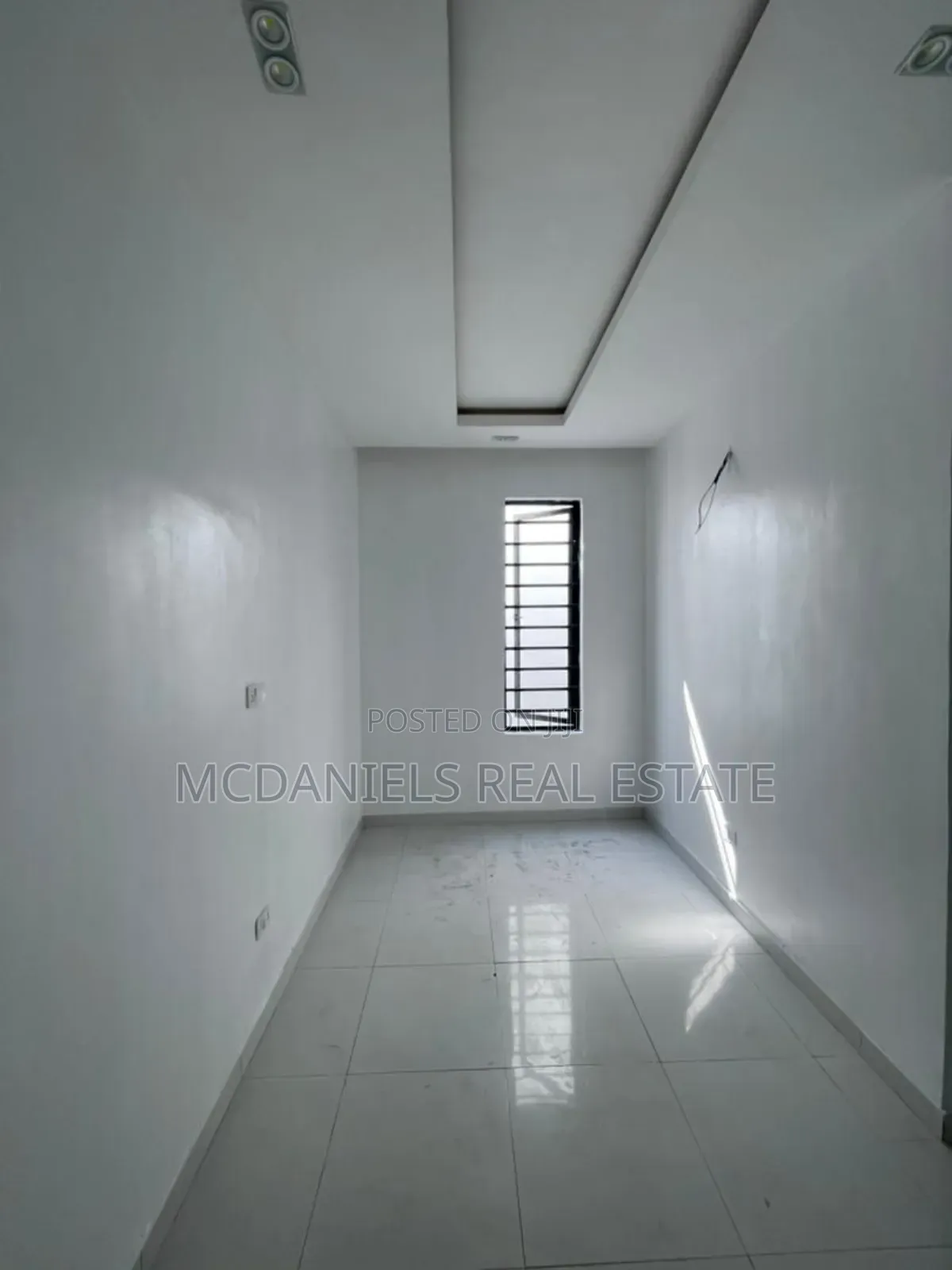 5bdrm Duplex in Ikota for sale in Ikota