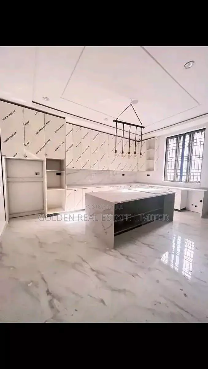 4bdrm Duplex in Apo Resettlement for sale in Apo Resettlement