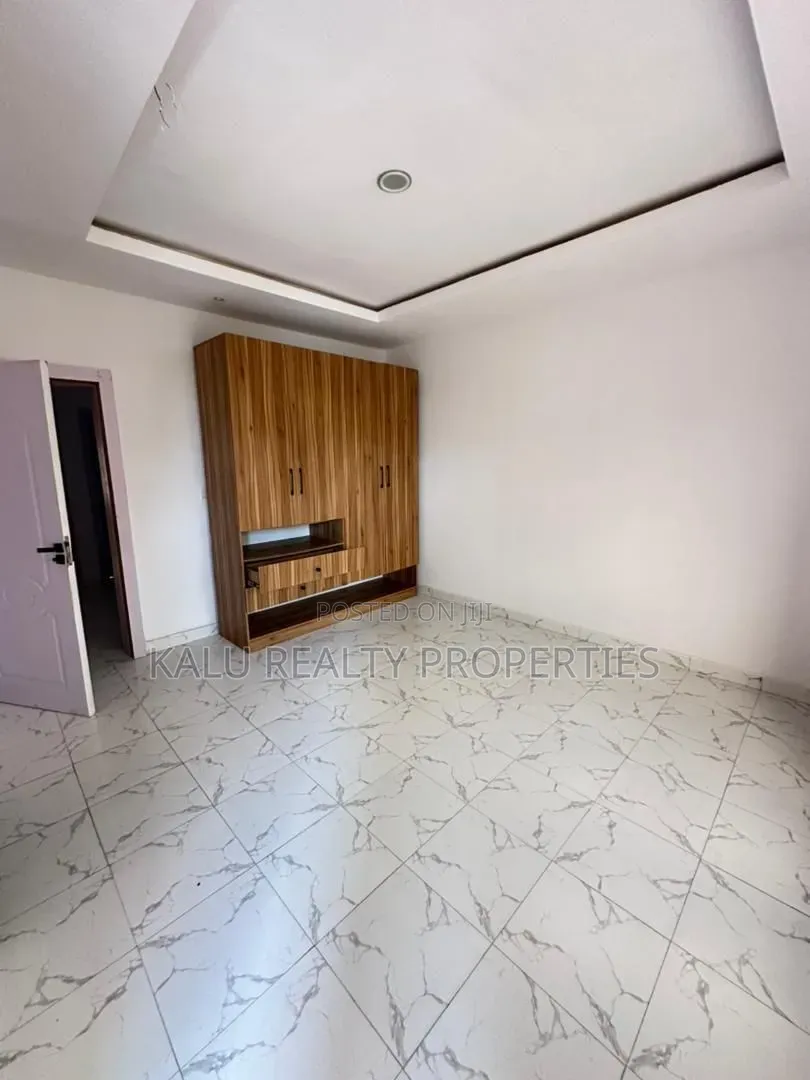 4bdrm Duplex in Ikota for rent in Ikota