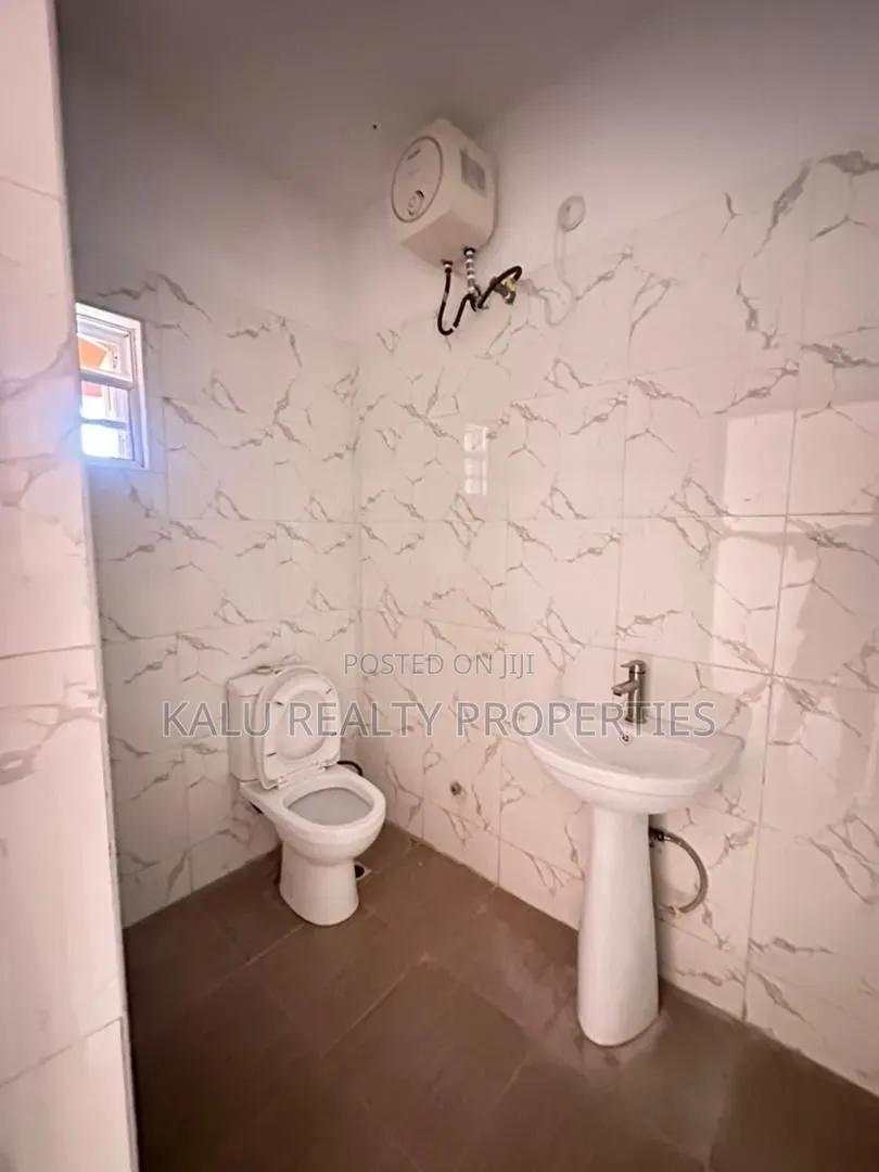 4bdrm Duplex in Ikota for rent in Ikota