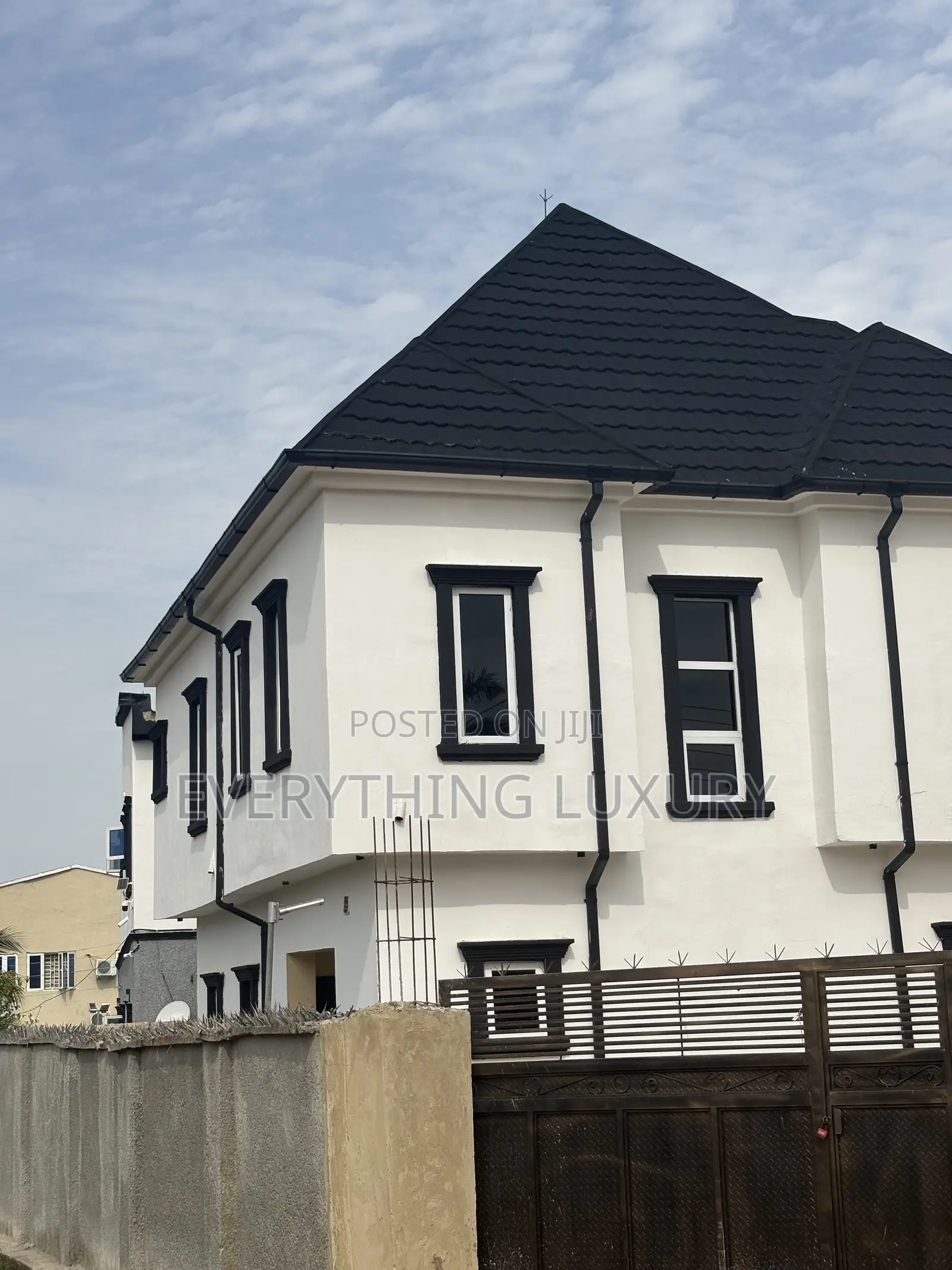 5bdrm Duplex in Ushafa for sale in Ushafa