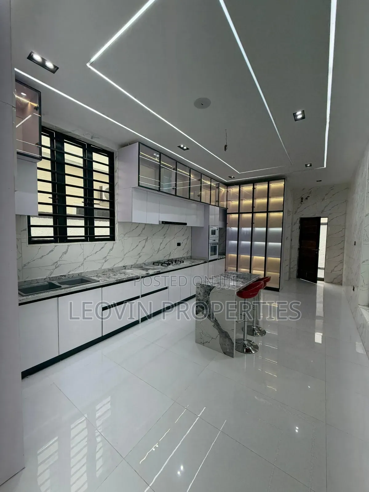 5bdrm Duplex in Chevron Luxury, Lekki Expressway for sale in Lekki Expressway
