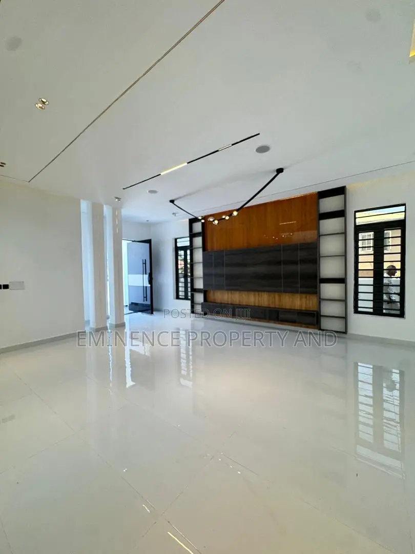 4bdrm Duplex in Off Lekki-Epe Expressway for sale in Off Lekki-Epe Expressway
