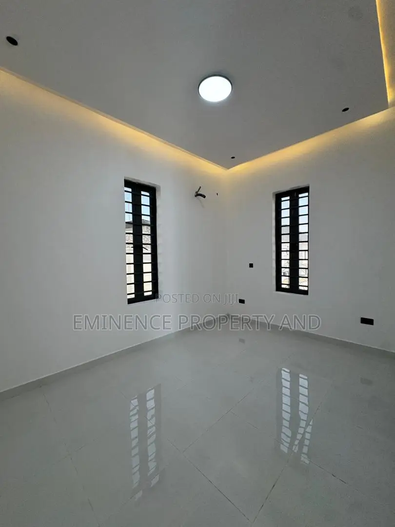 4bdrm Duplex in Off Lekki-Epe Expressway for sale in Off Lekki-Epe Expressway