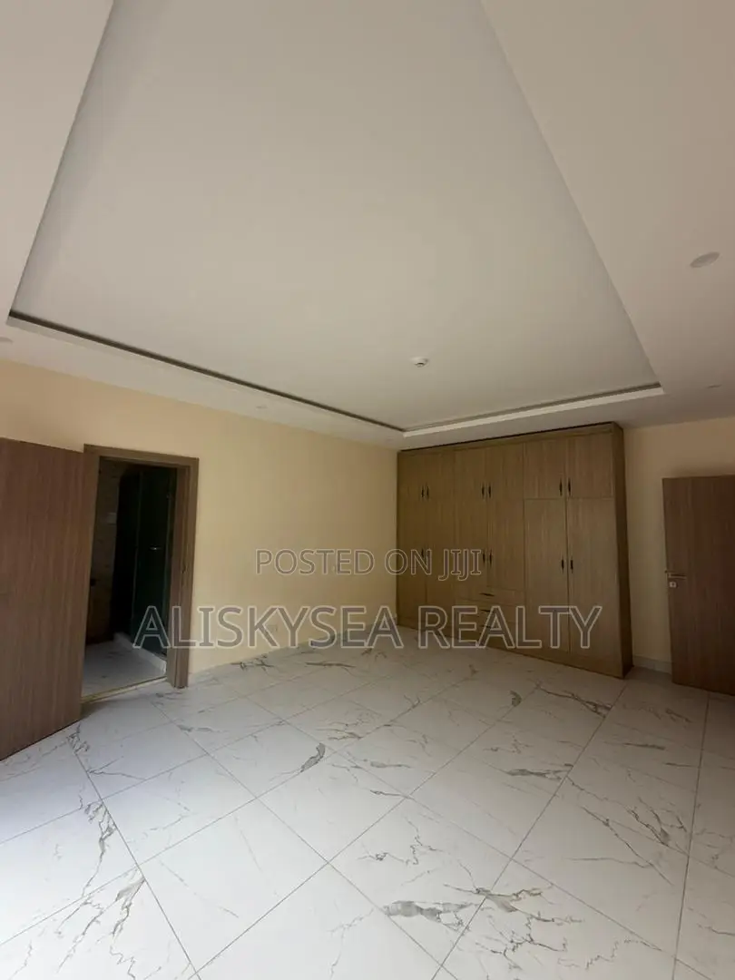 3bdrm Block of Flats in Ikoyi for rent in Ikoyi