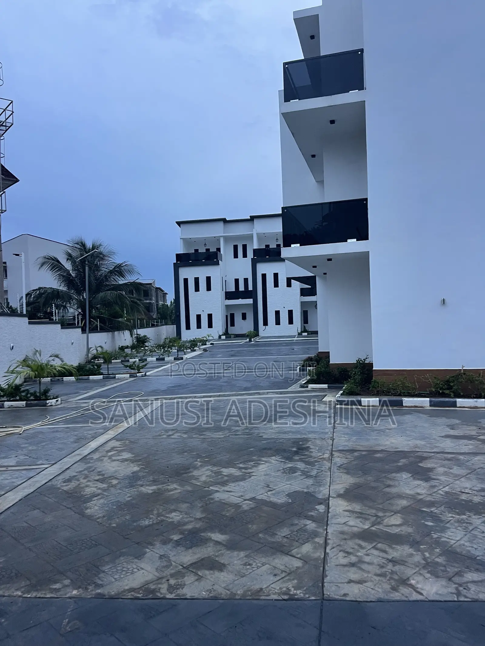 3bdrm Block of Flats in Katampe Extension At for sale in Katampe Extension