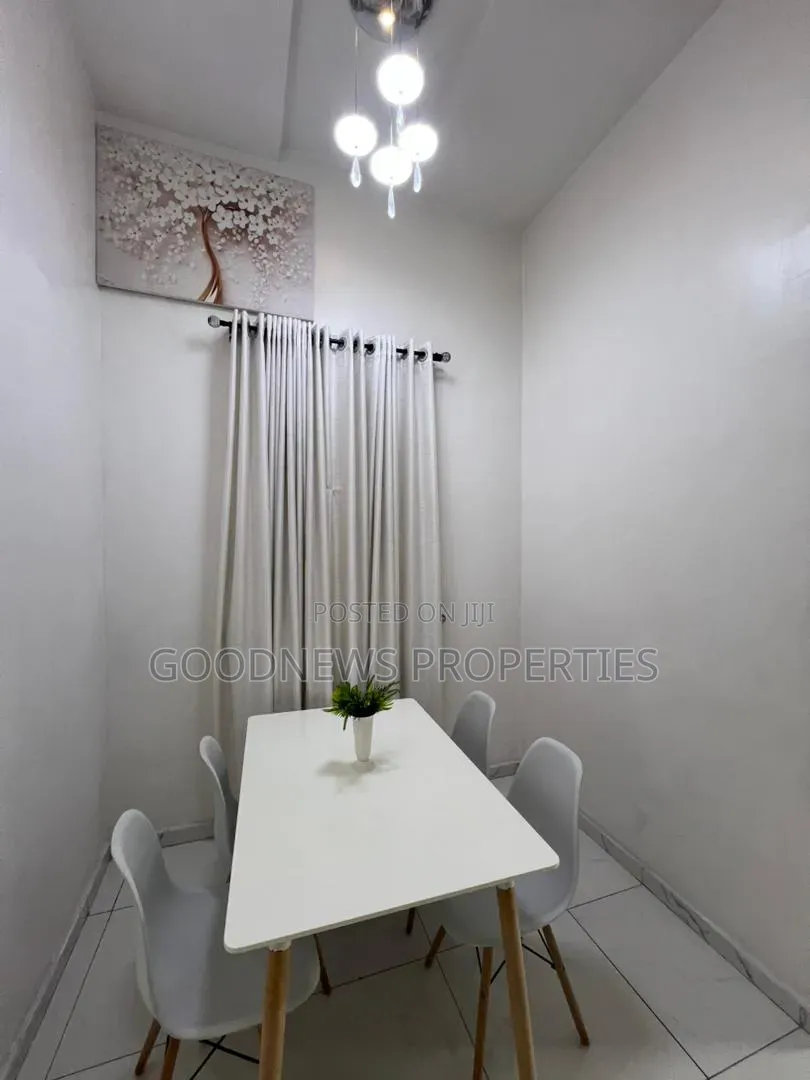 Furnished 4bdrm Duplex in Chevron for rent in Chevron