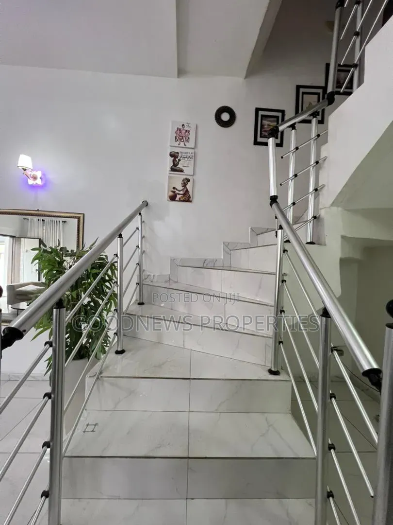 Furnished 4bdrm Duplex in Chevron for rent in Chevron
