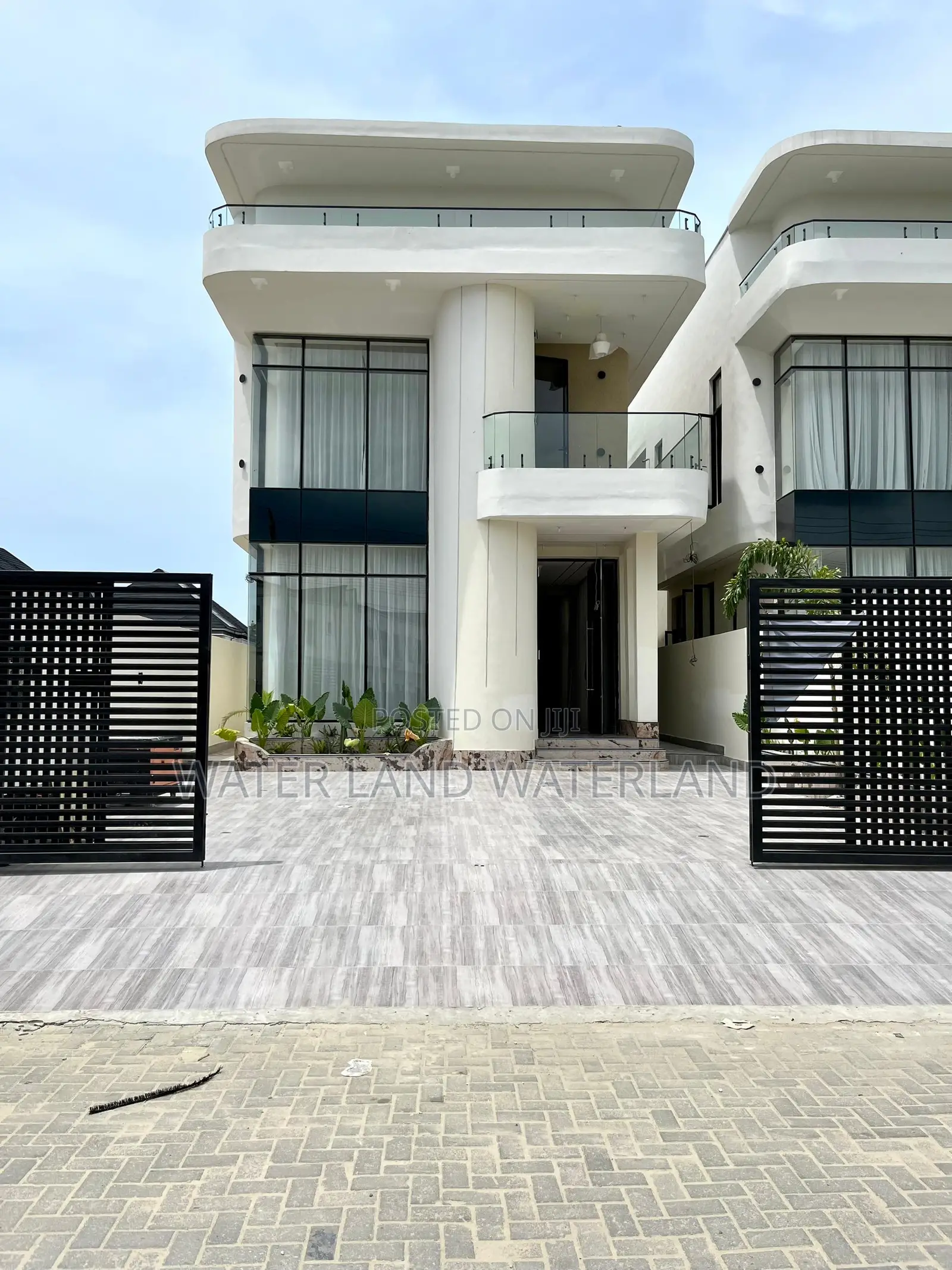 5bdrm Duplex in Ikota Estate Lagos for sale in Lagos State