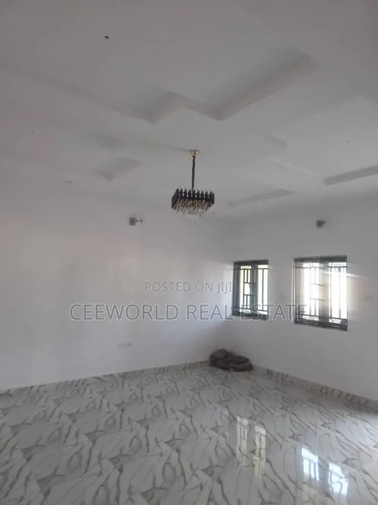 3bdrm Apartment in Olusoji Oluyole, Akala Express for rent in Akala Express