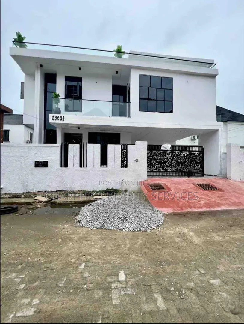 4bdrm Duplex in Ikota for sale in Ikota