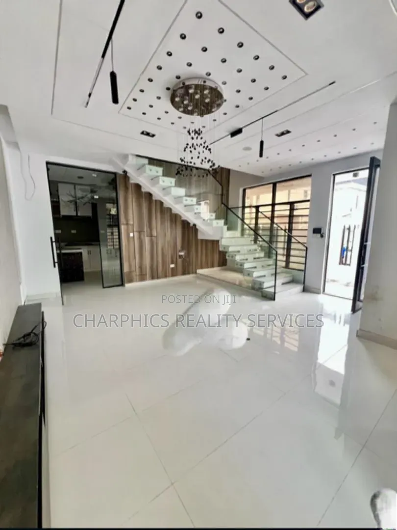 4bdrm Duplex in Ikota for sale in Ikota