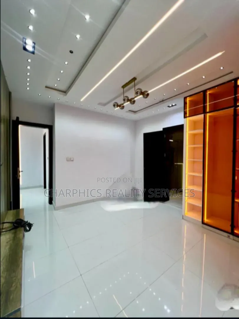 4bdrm Duplex in Ikota for sale in Ikota
