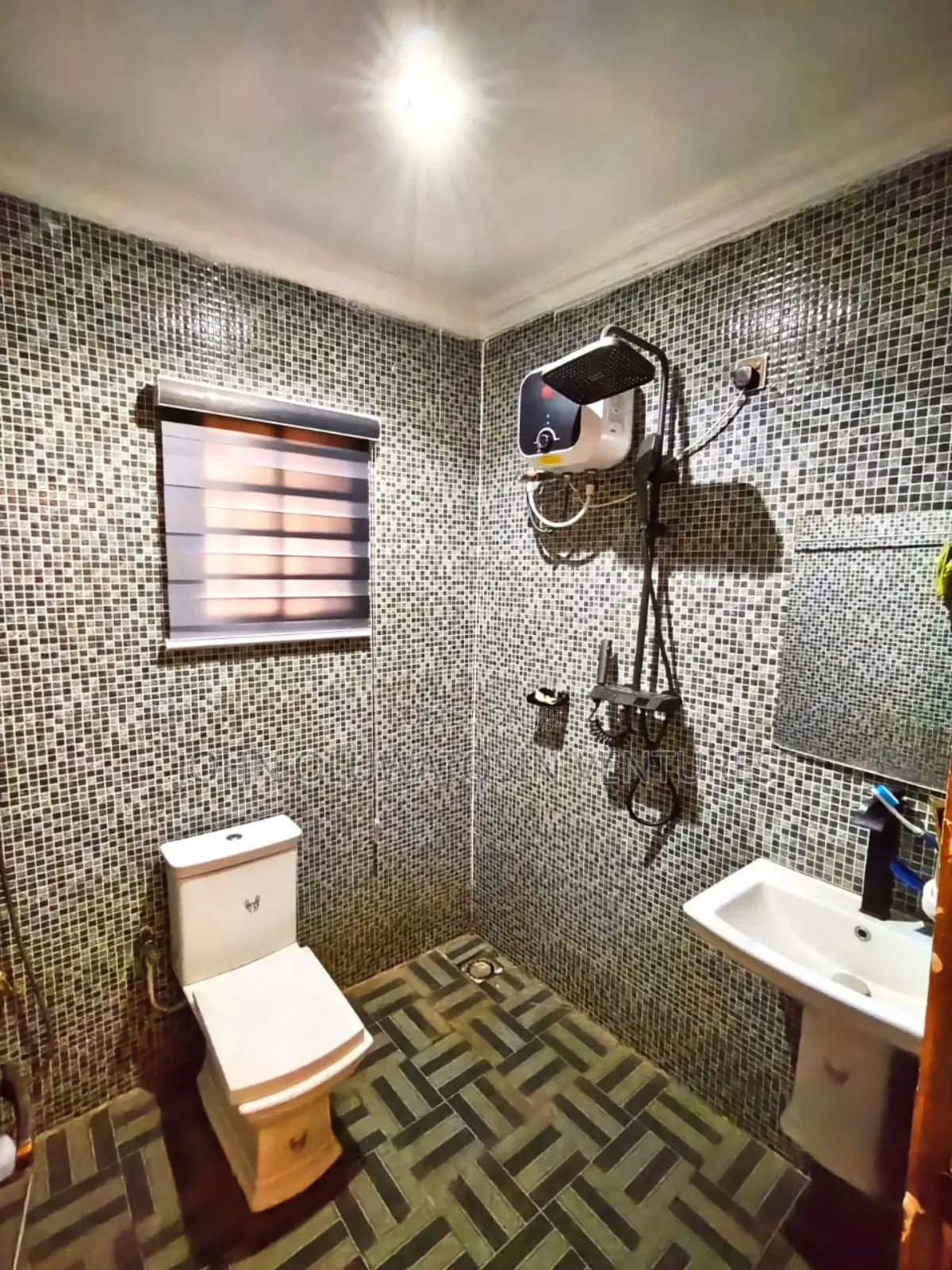3bdrm Bungalow in Alase Igbooloyin, Ojoo for rent in Ojoo