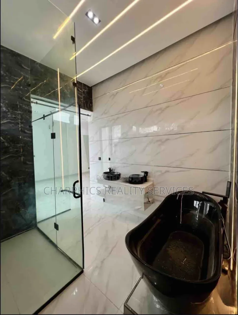 4bdrm Duplex in Chevron for sale in Chevron