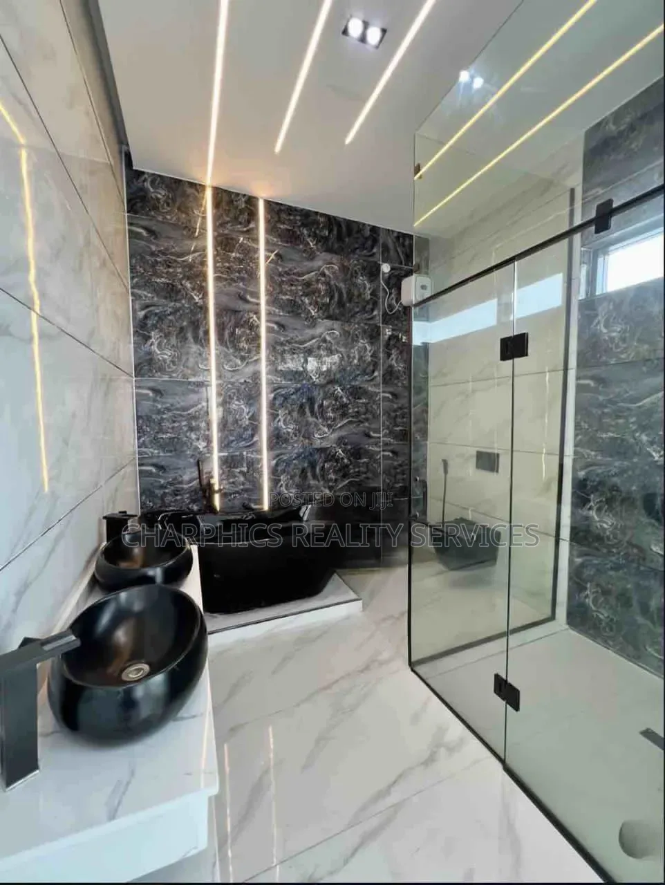 4bdrm Duplex in Chevron for sale in Chevron