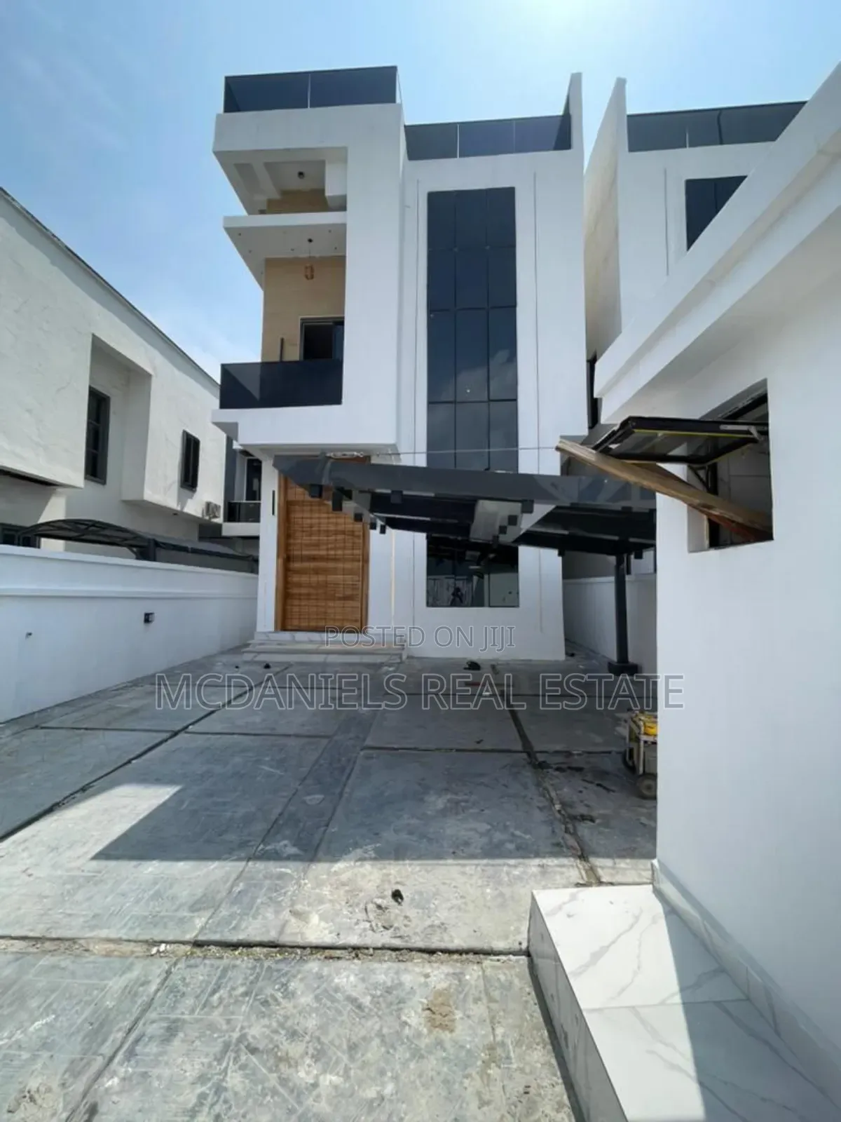 5bdrm Duplex in Lekki Phase 1 for sale in Lekki Phase 1