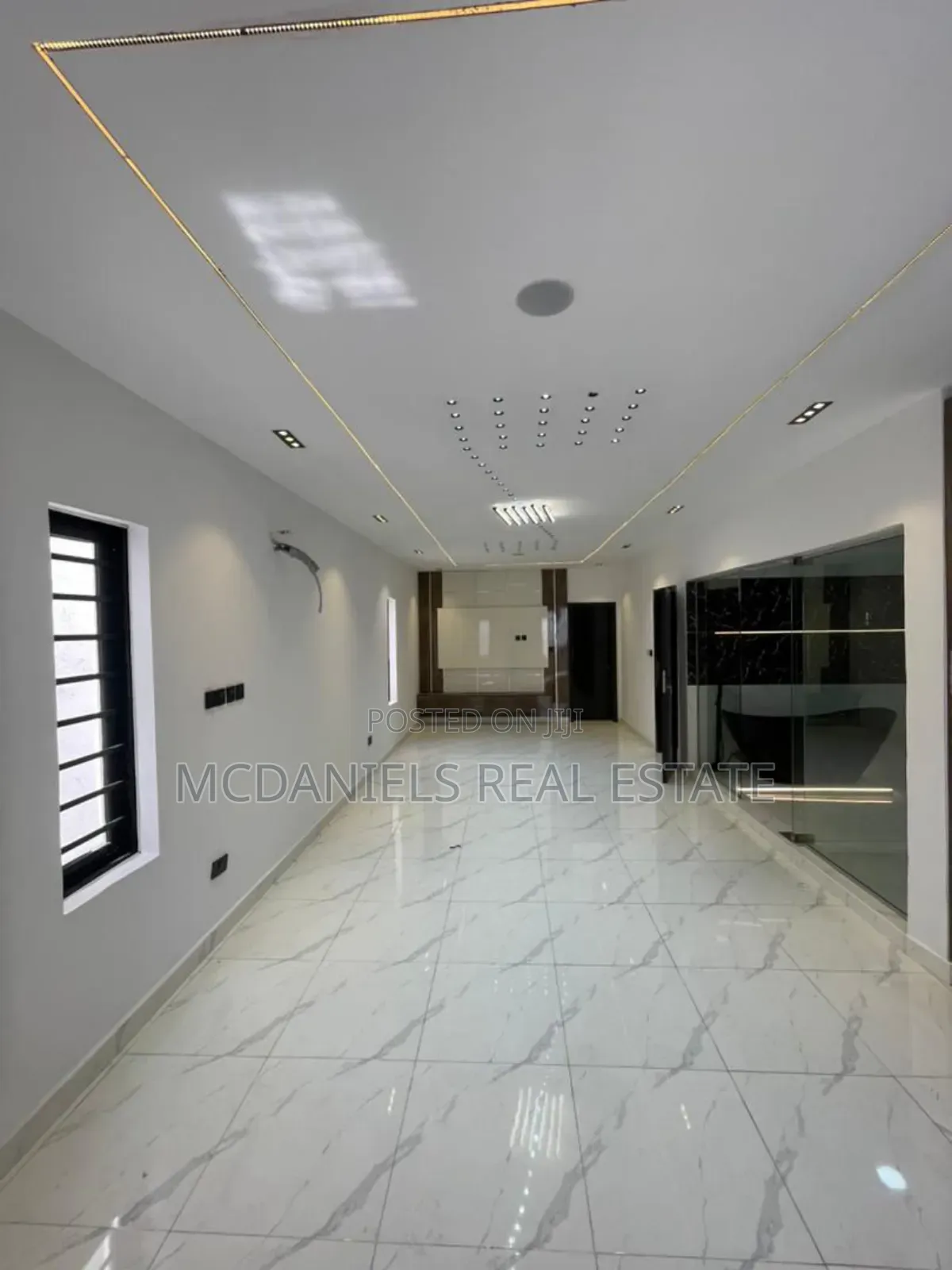 5bdrm Duplex in Lekki Phase 1 for sale in Lekki Phase 1