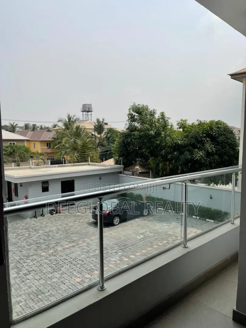 3bdrm Apartment in Lekki Phase 1 for rent in Lekki