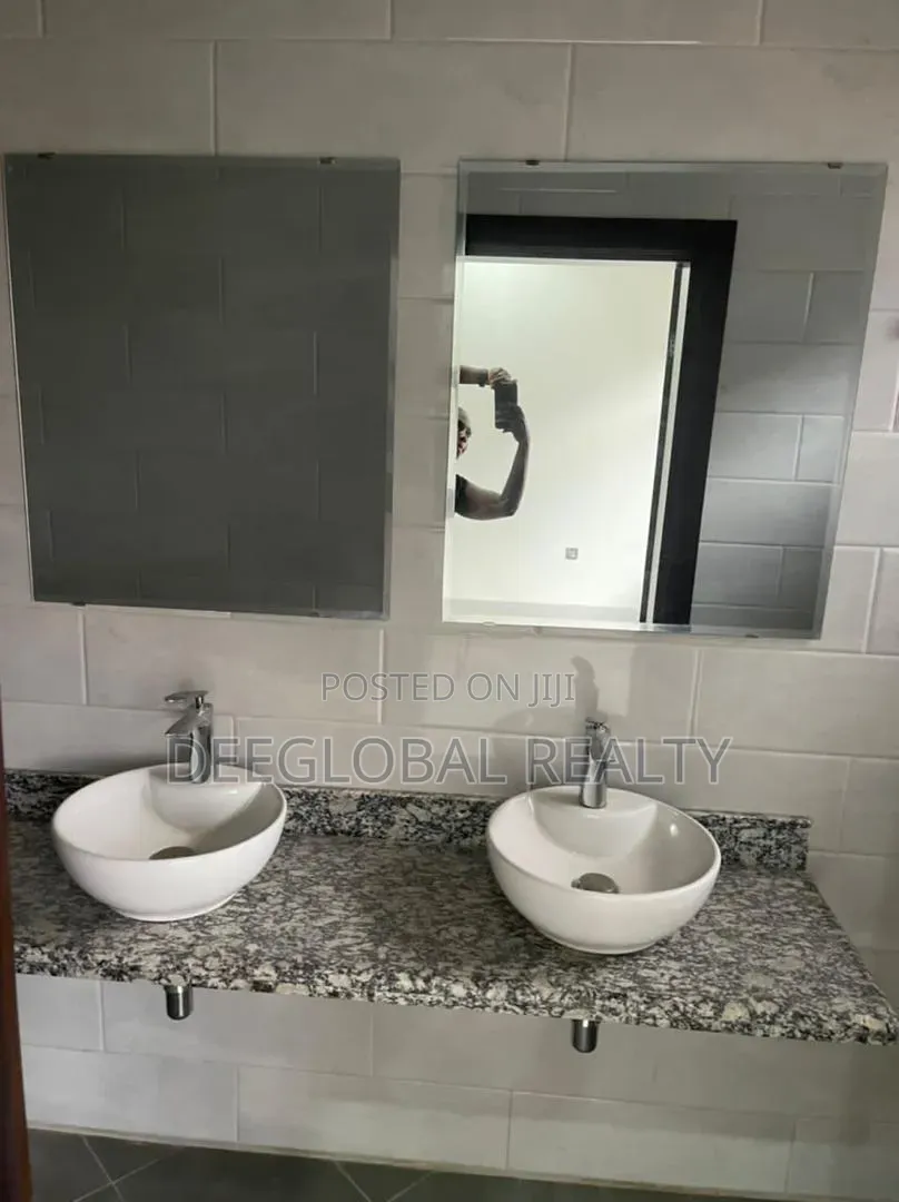 3bdrm Apartment in Lekki Phase 1 for rent in Lekki