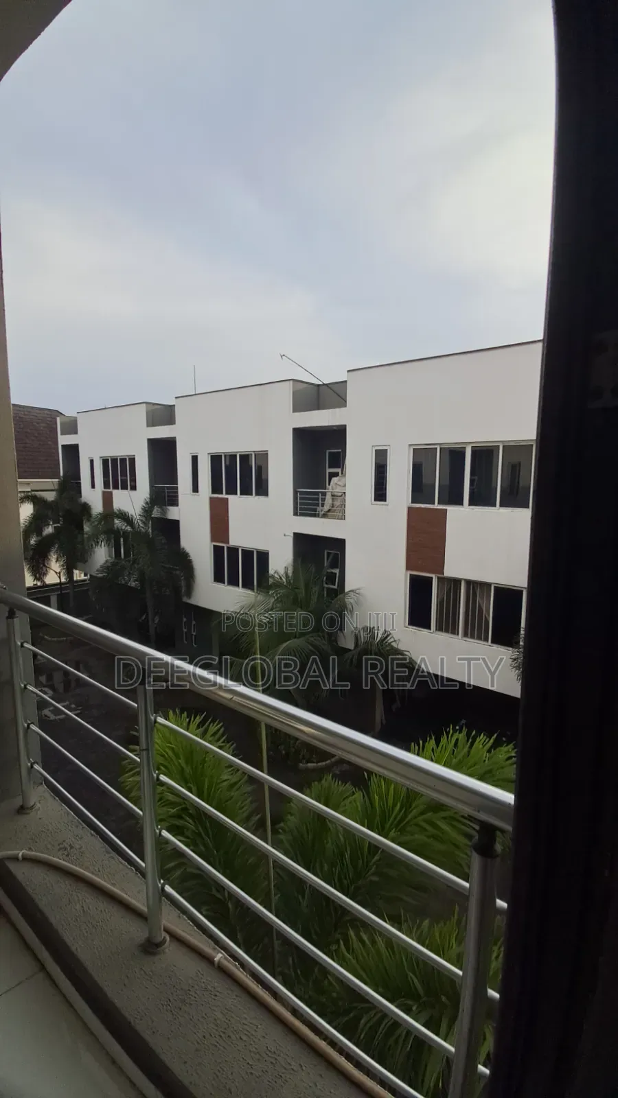 Furnished 3bdrm Townhouse / Terrace in Osapa Canal West for rent in Osapa london