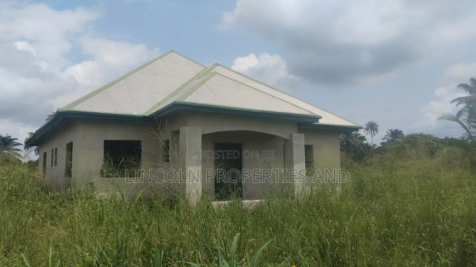 3bdrm Bungalow in Abak Road By Ikot, Uyo for sale in Uyo