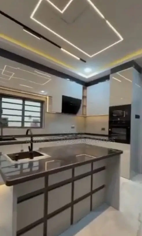 4bdrm Duplex in Rumuahalu for sale in Rumuahalu