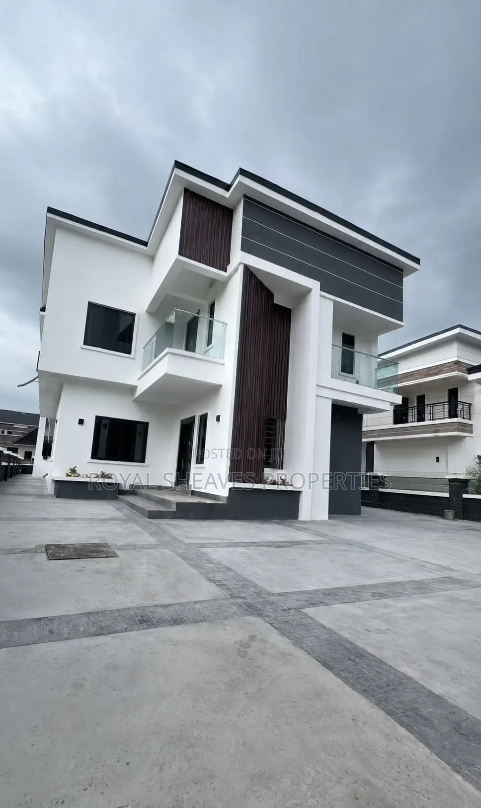 4bdrm Duplex in Rumuahalu for sale in Rumuahalu