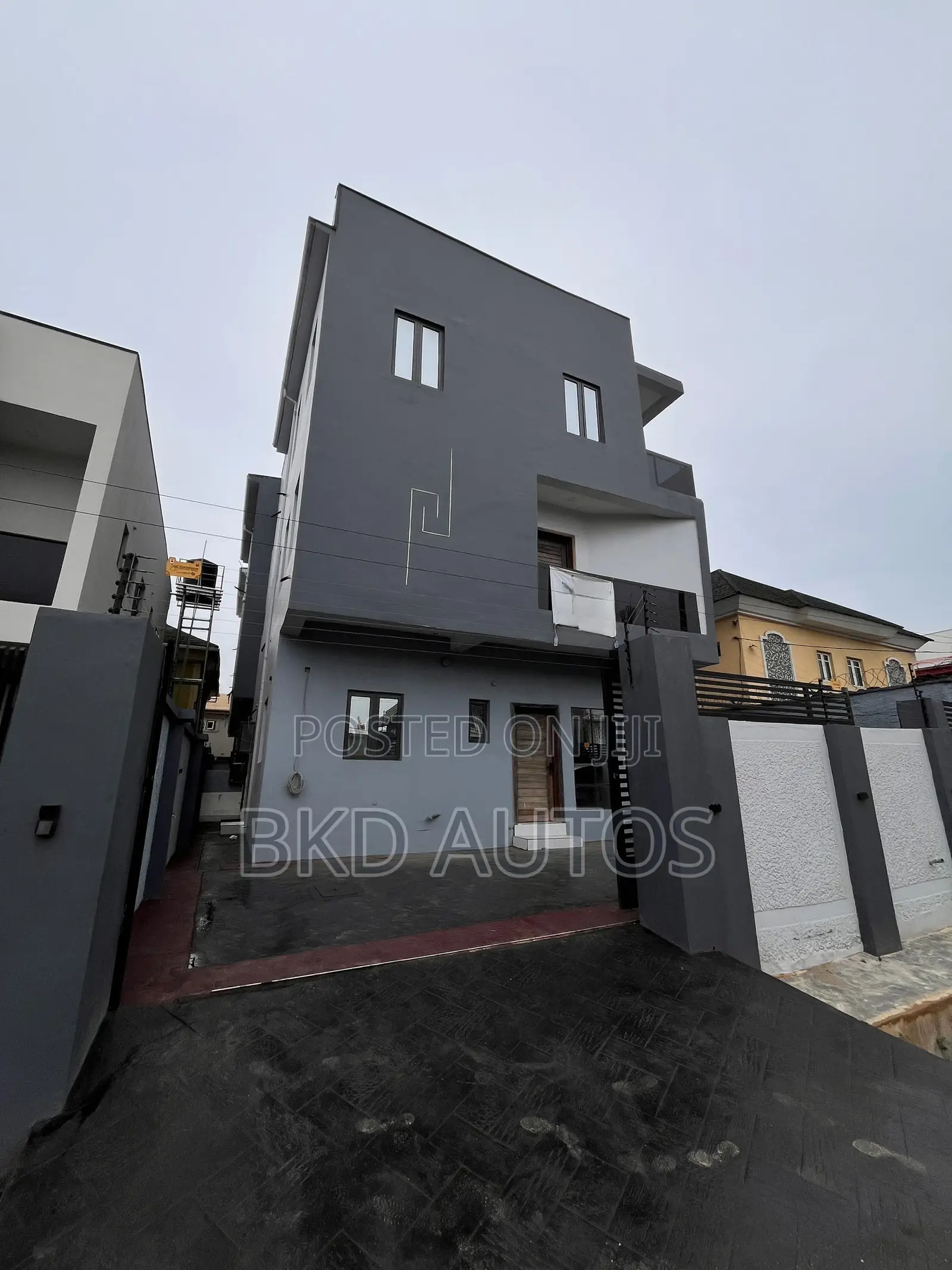 4bdrm Duplex in Ikeja for sale in Ikeja