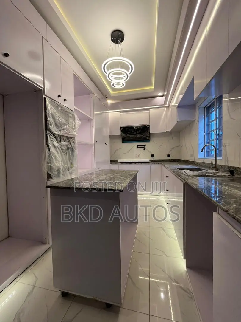 5bdrm Duplex in New Oko Oba for sale in New Oko Oba