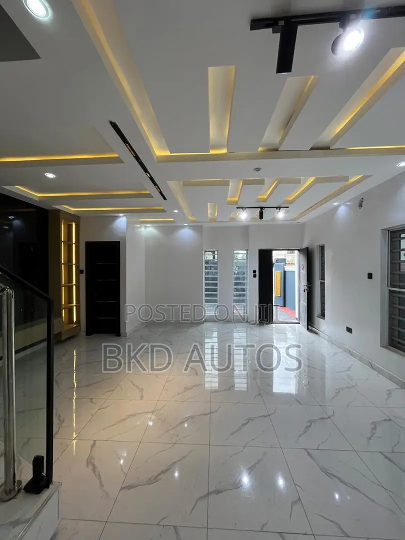 5bdrm Duplex in New Oko Oba for sale in New Oko Oba