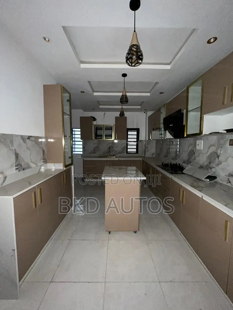 5bdrm Duplex in New Oko Oba for sale in New Oko Oba