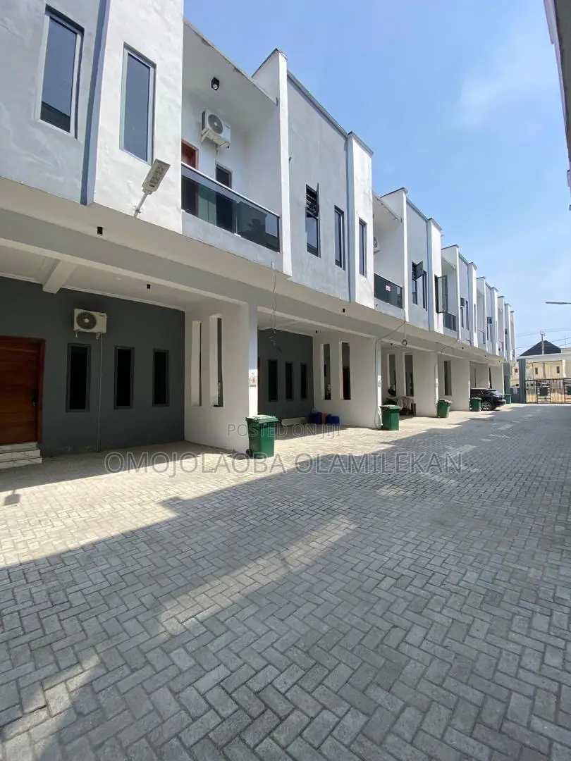 Furnished 4bdrm Duplex in Ikota for rent in Ikota