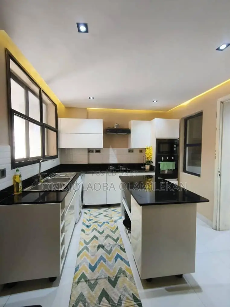 2bdrm Maisonette in Lekki Phase 1 for rent in Lekki Phase 1
