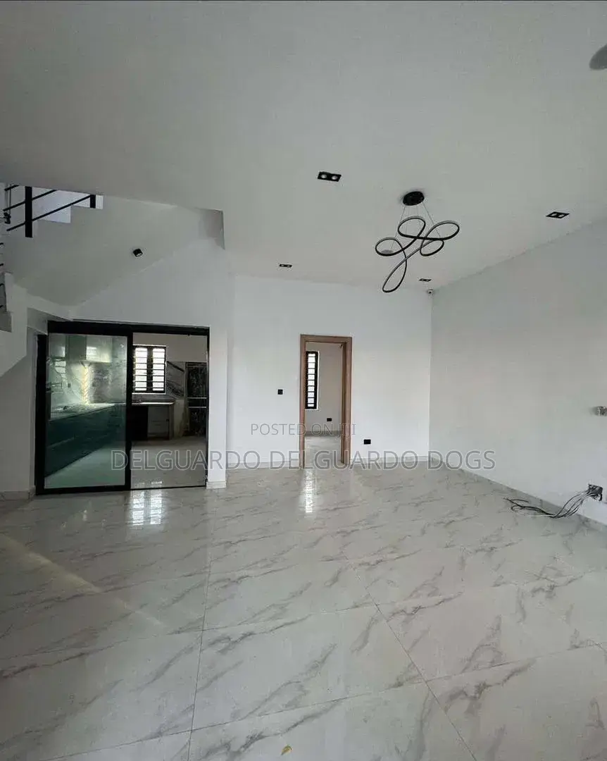 4bdrm Townhouse/Terrace in Ikota Lekki County for sale in Lekki Expressway