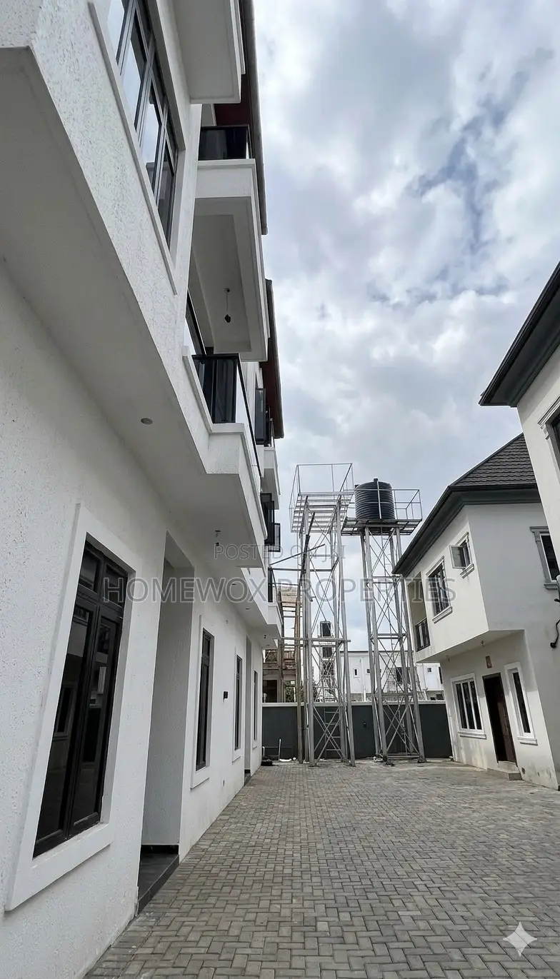 4bdrm Duplex in Rumuahalu for sale in Rumuahalu
