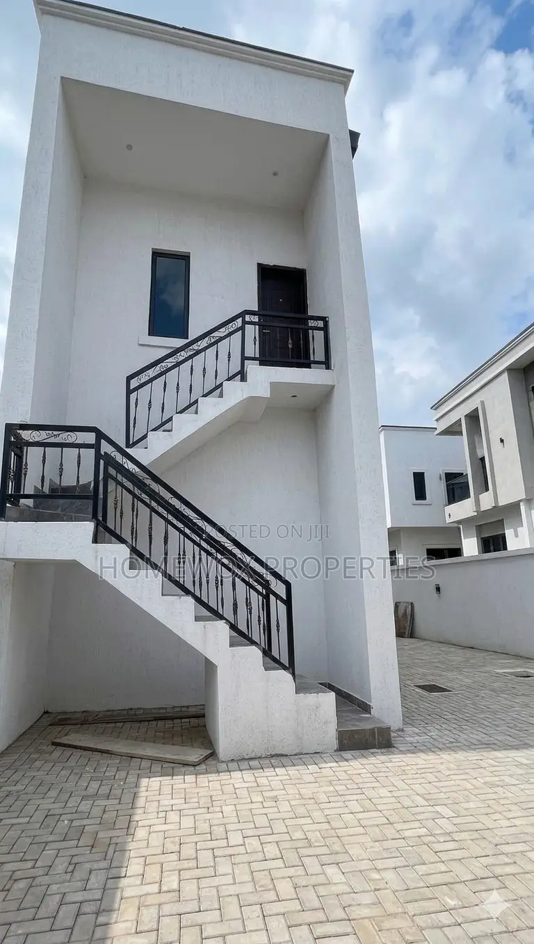 4bdrm Duplex in Rumuahalu for sale in Rumuahalu