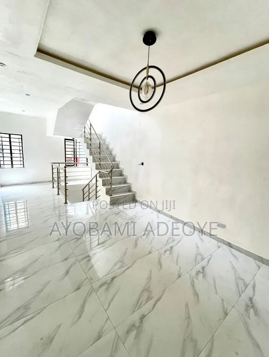 2bdrm Duplex in Lekki Phase 1 for rent in Lekki Phase 1