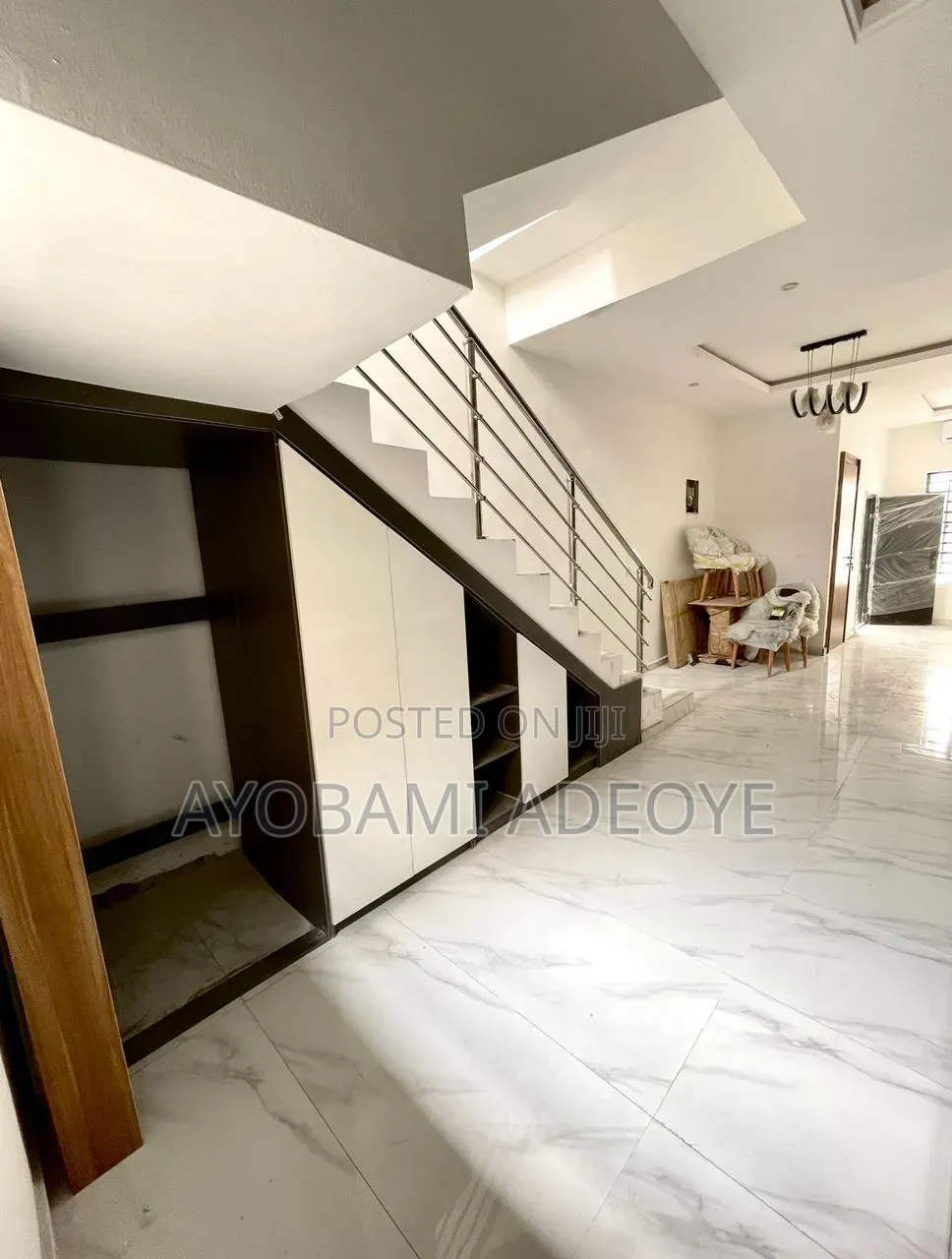 2bdrm Duplex in Lekki Phase 1 for rent in Lekki Phase 1