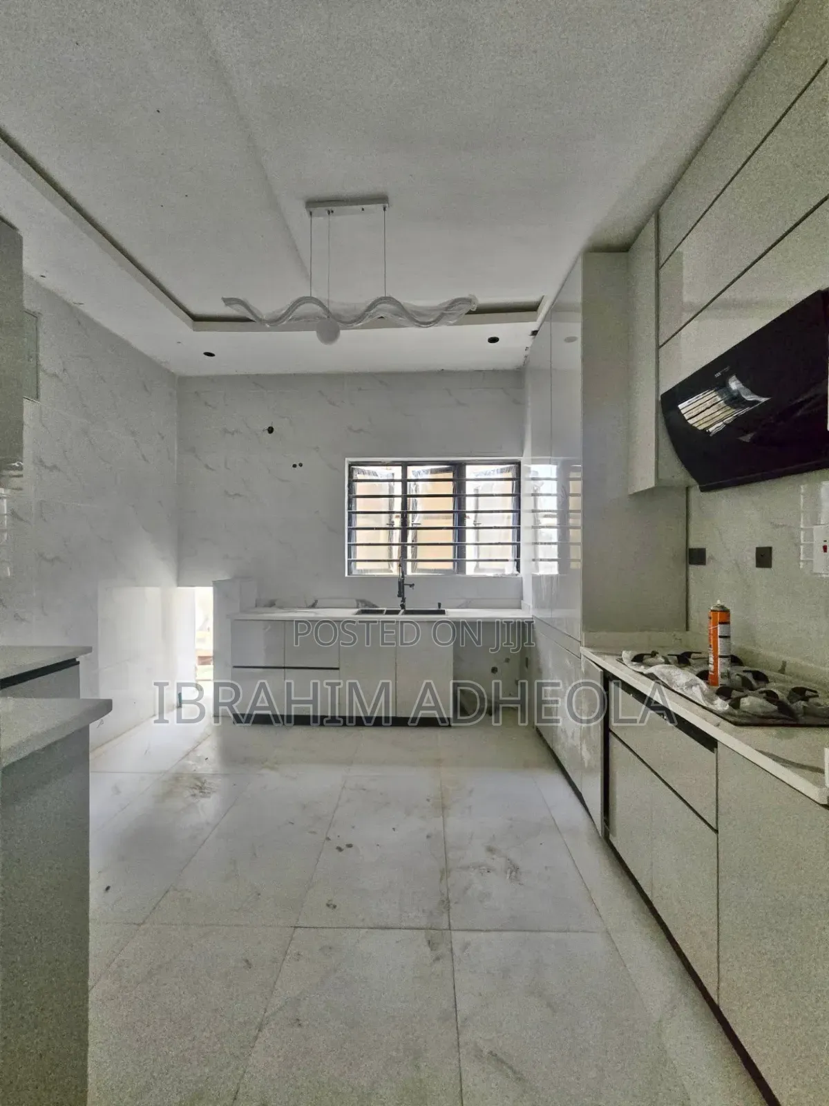 3bdrm Apartment in Secured Estate for sale in LSDPC Maryland Estate