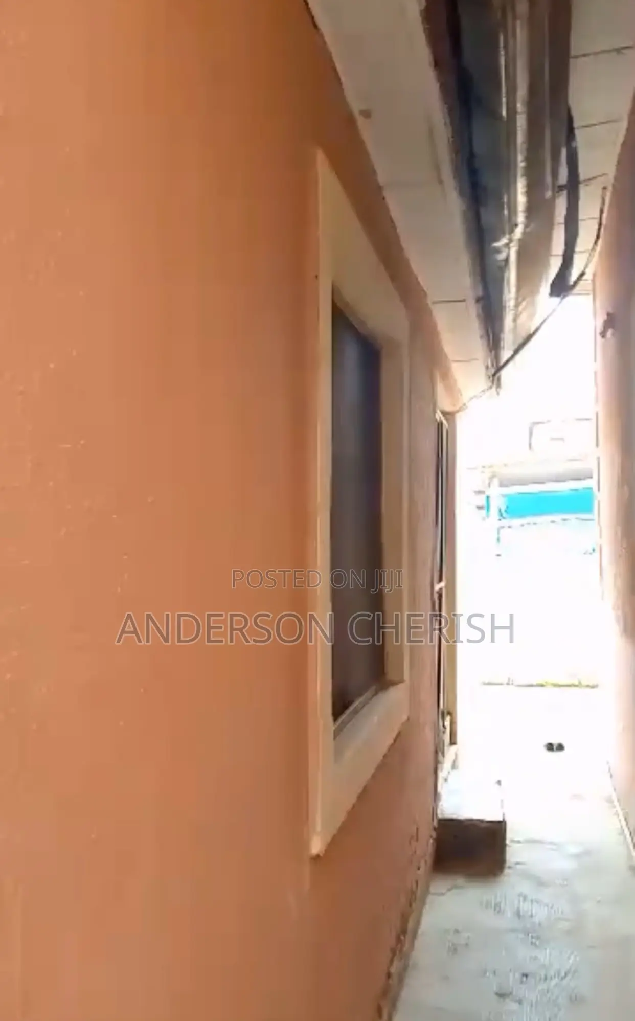 2bdrm Bungalow in Airport Road, Lugbe District for sale in Lugbe District