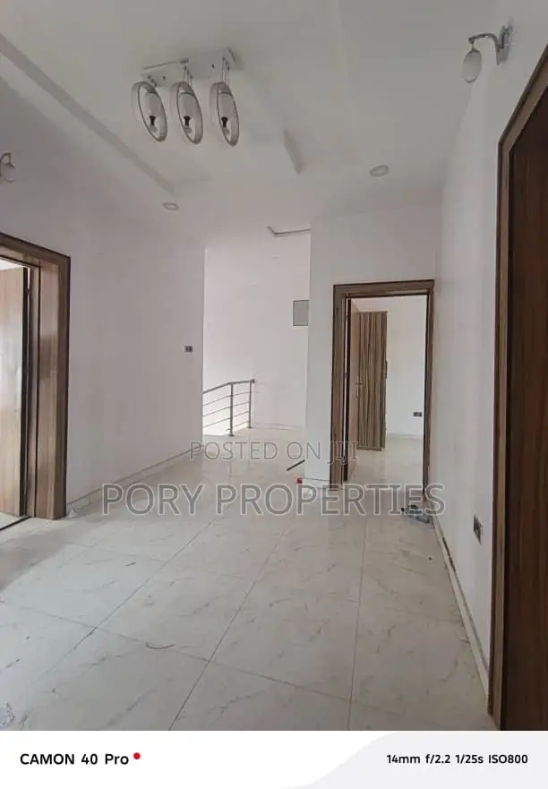Furnished 2bdrm Apartment in Parkview Estate for sale in Parkview Estate