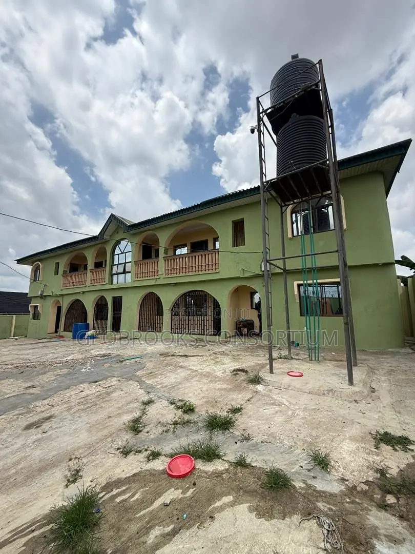 2bdrm Apartment in Ayegoro, Akobo for rent in Akobo