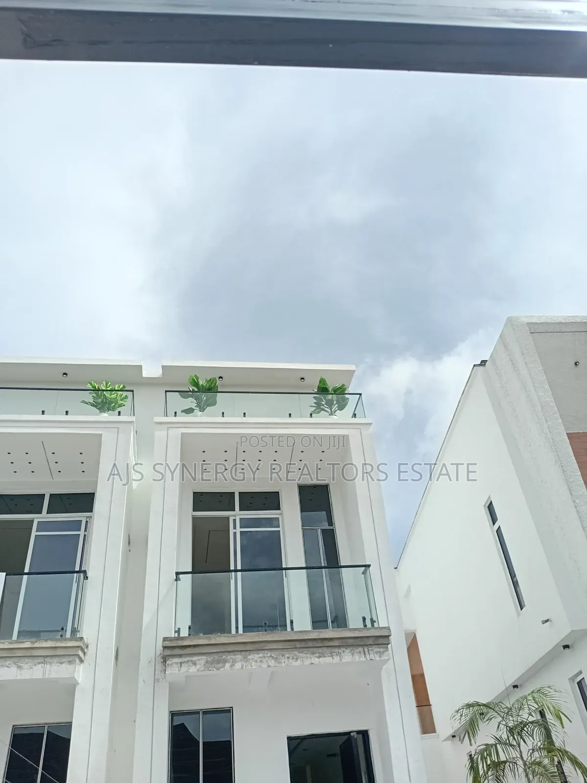 4bdrm Duplex in Value County Estate for sale in Sangotedo