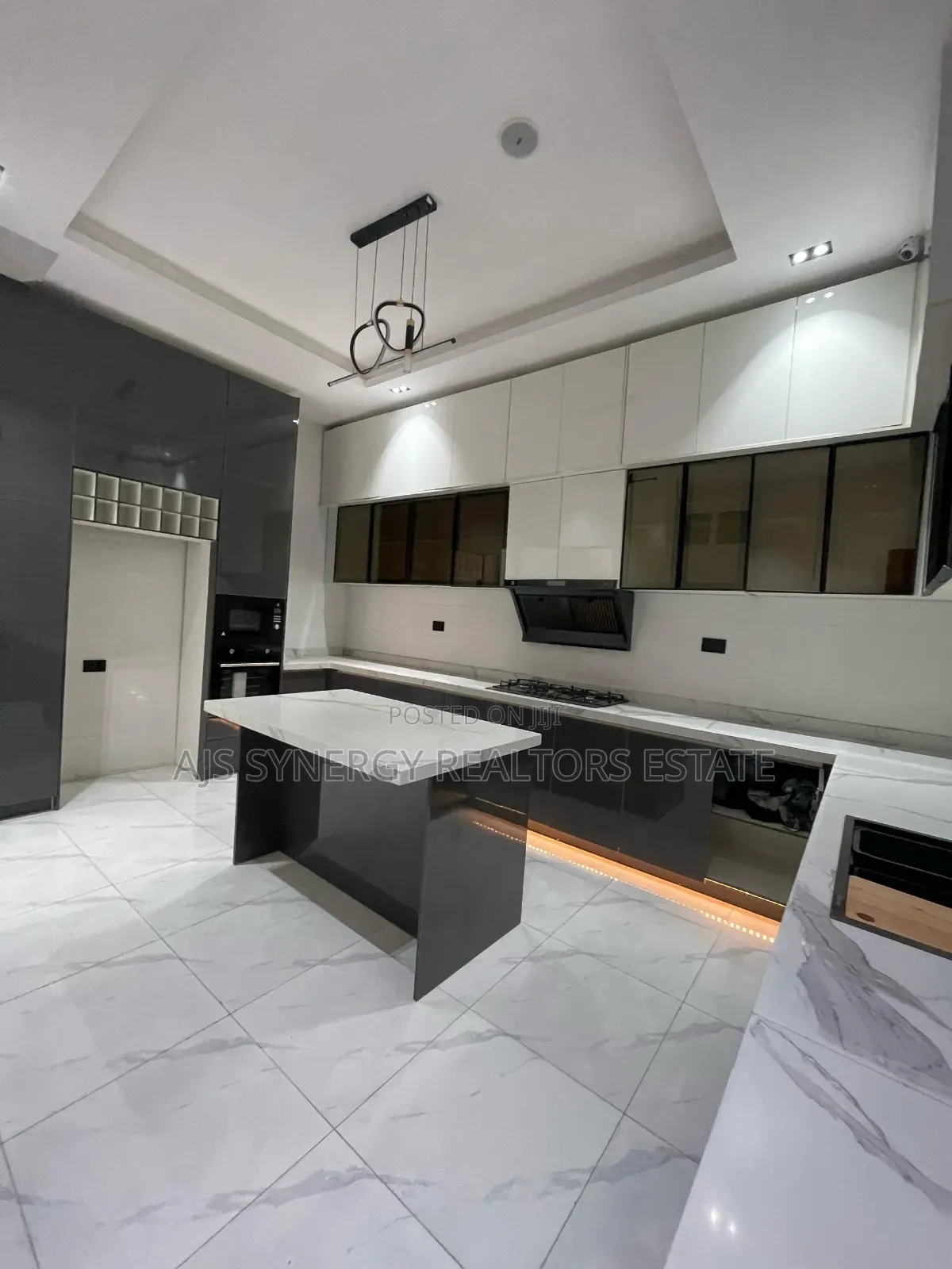 5bdrm Duplex in Oakland Estate, Sangotedo for sale in Sangotedo