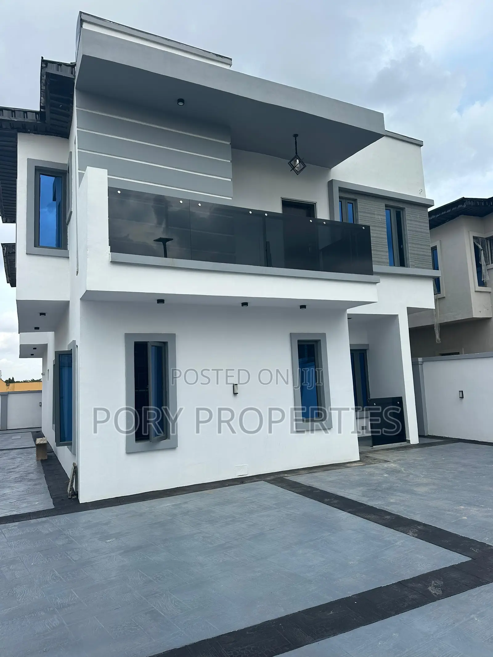 Furnished 4bdrm Duplex in Alalubosa Estate for sale in Alalubosa