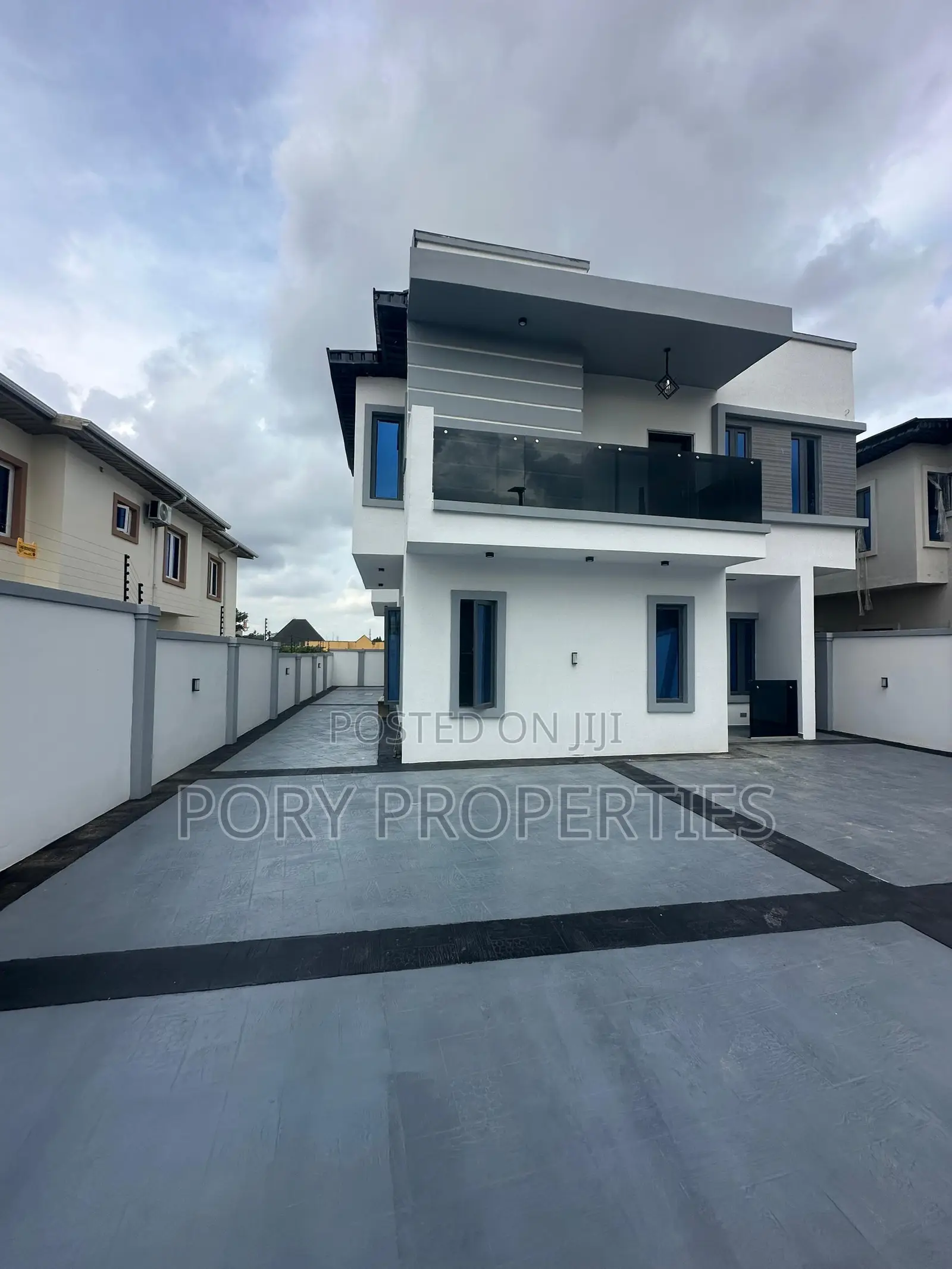 Furnished 4bdrm Duplex in Alalubosa Estate for sale in Alalubosa