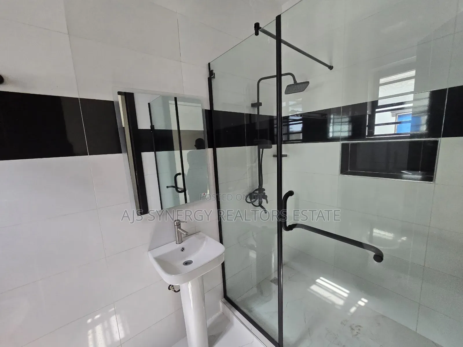 4bdrm Duplex in Sunshine Garden, Sangotedo for sale in Sangotedo